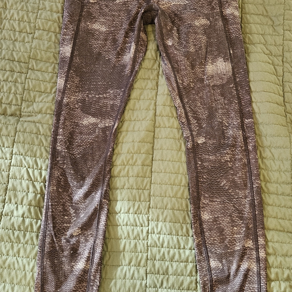 Lululemon Black Snake skin Slate Speed Tight II Leggings size 8 luxtreme